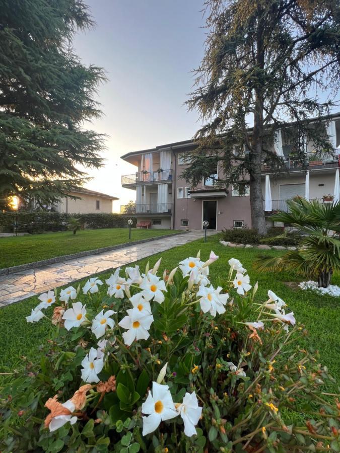 Otta House Garda Lake Кастельнуово-дель-Гарда Экстерьер фото
